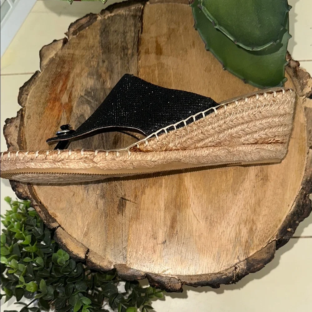 🆕 White Mountain Black and Tan Espadrille Slide Thong Sandals•Size 8 - Picture 9 of 16